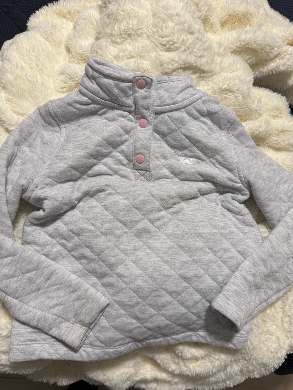 Vineyard Vines Girls' Quilted Pullover Hoodie in Light Gray with Pink Snaps